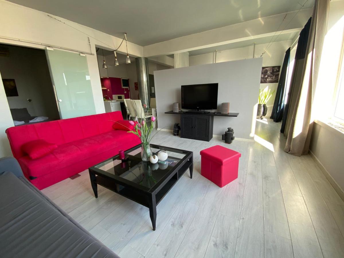 شقة أثينا  في Red Grey Loft المظهر الخارجي الصورة