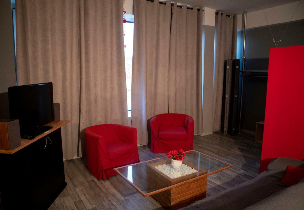 شقة أثينا  في Red Grey Loft المظهر الخارجي الصورة